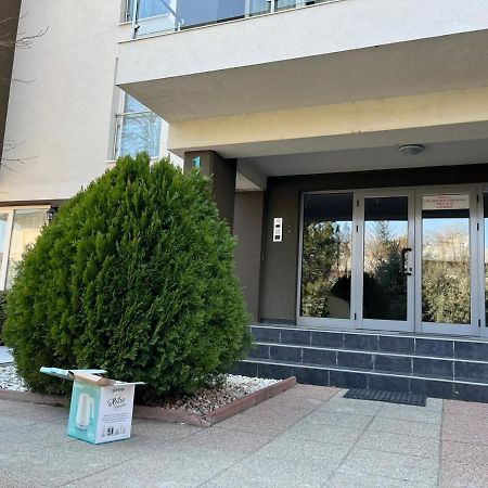 Tranzzzit Airport Apartment Otopeni Exteriér fotografie