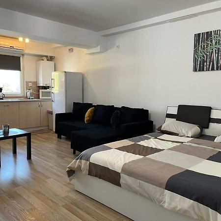 Tranzzzit Airport Apartment Otopeni Exteriér fotografie