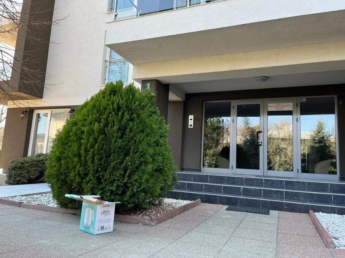 Tranzzzit Airport Apartment Otopeni Exteriér fotografie